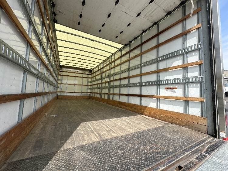 2022 International MV607 Box Truck - 220HP, 6 Speed Automatic, Roll up Door image 12