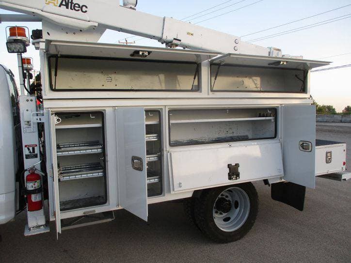 2018 Ford F550 SUPER CAB BUCKET TRUCK 4X4 image 23