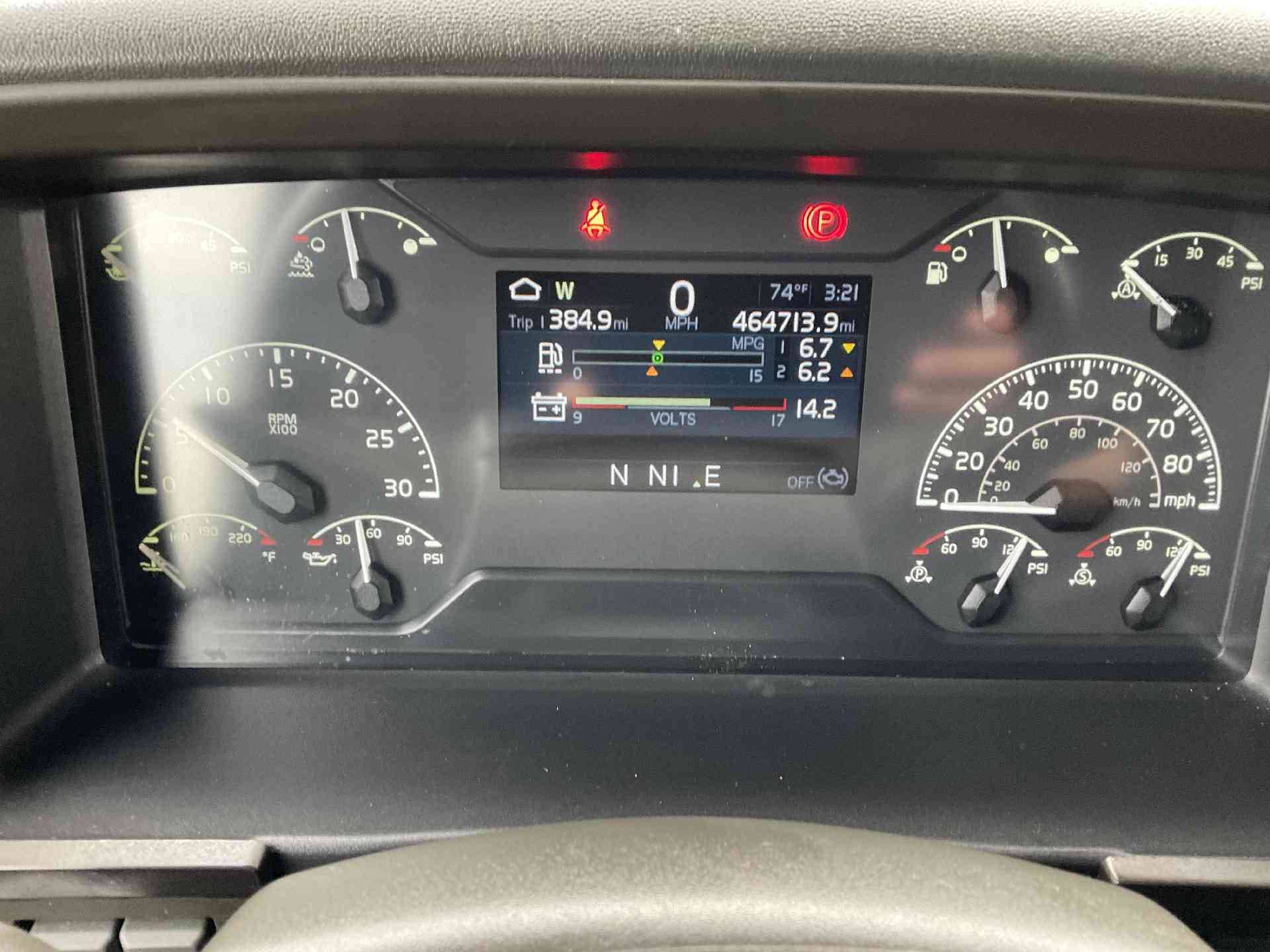 2022 Volvo VNL image 6