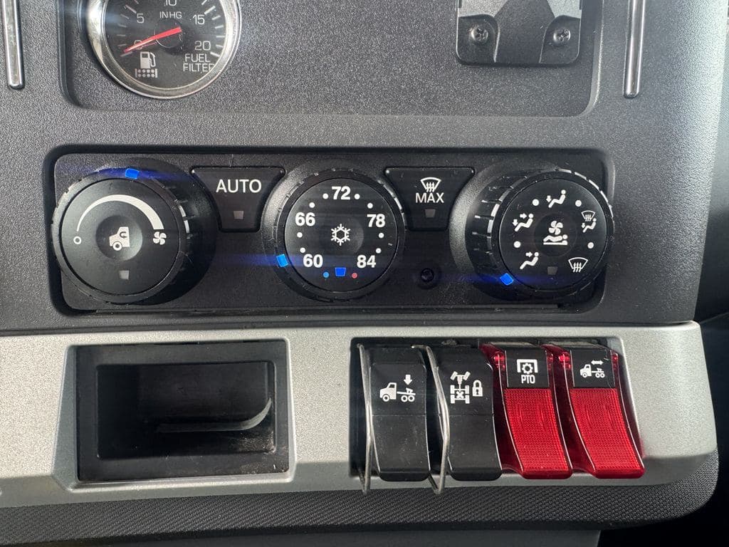 Used 2024 KENWORTH T880 image 20