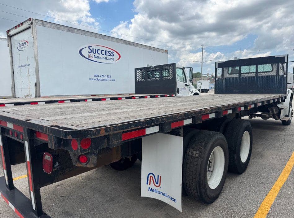 2016 Freightliner M2 106 image 4