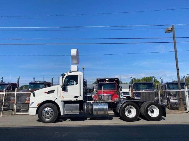 2020 Peterbilt 579 image 4