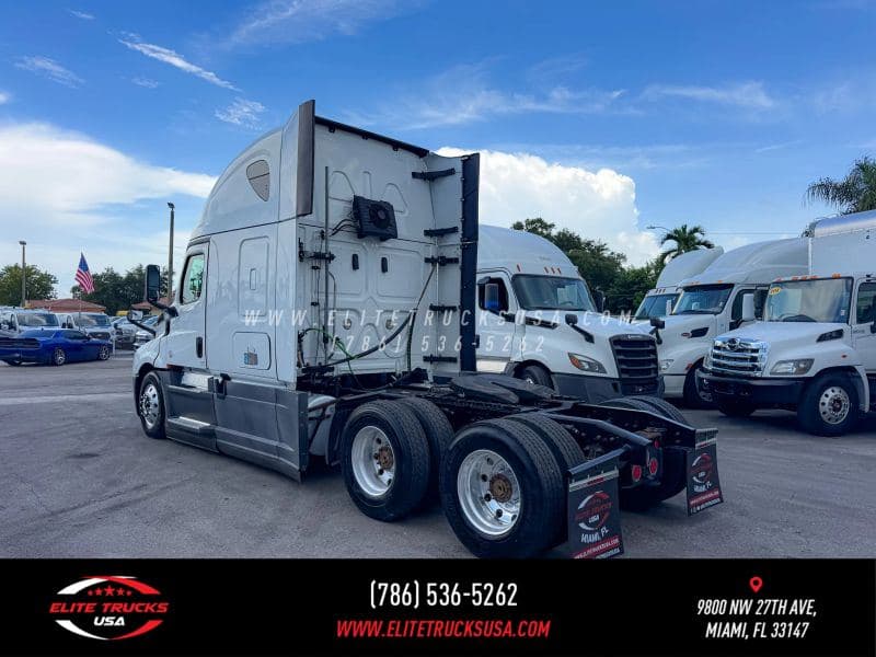 2022 Freightliner Cascadia 126 image 3