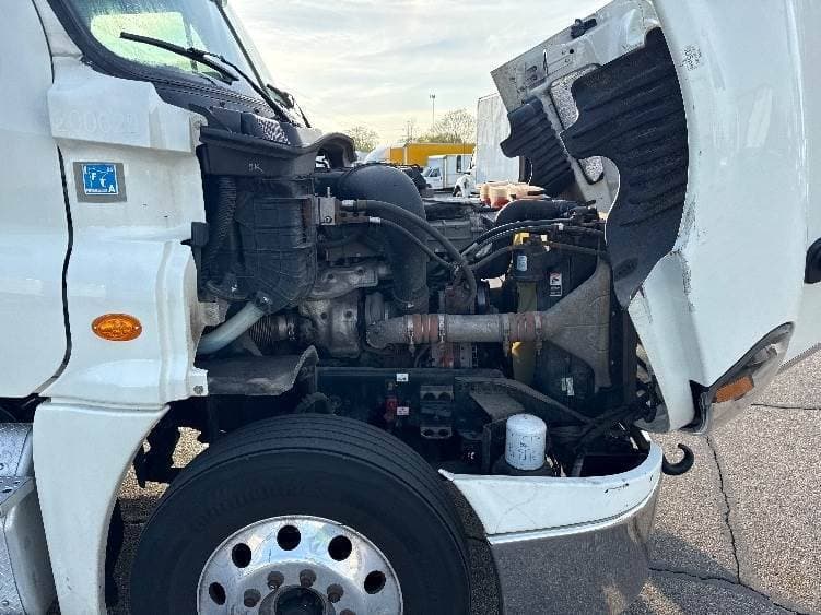 2018 Freightliner Cascadia image 3