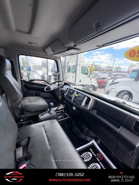 2020 Hino 268 image 20