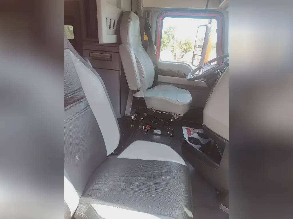 Used 2022 MACK Conventional - Sleeper Truck image 12