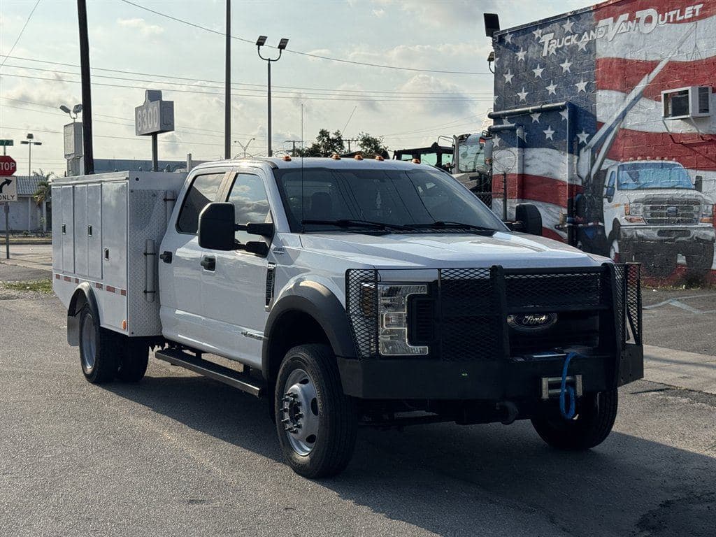 2018 Ford F550 image 1