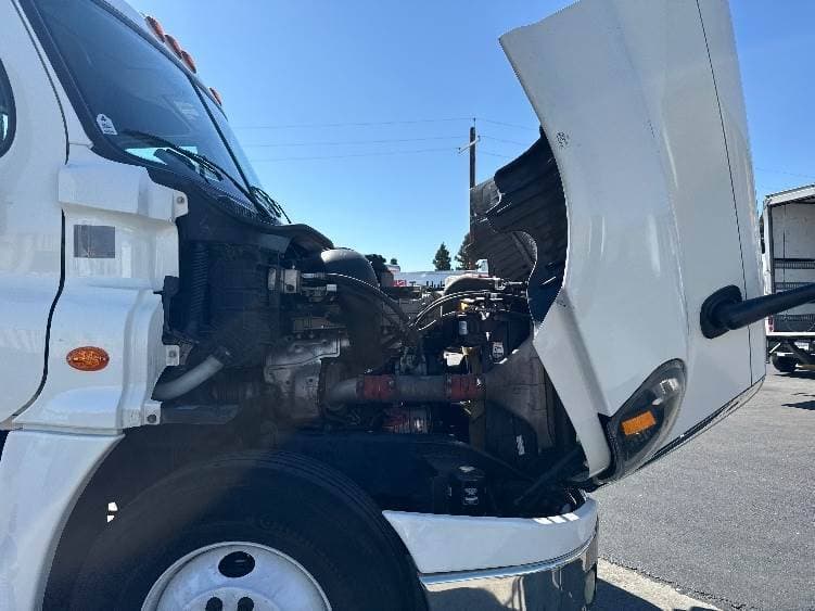 2018 Freightliner Cascadia image 4