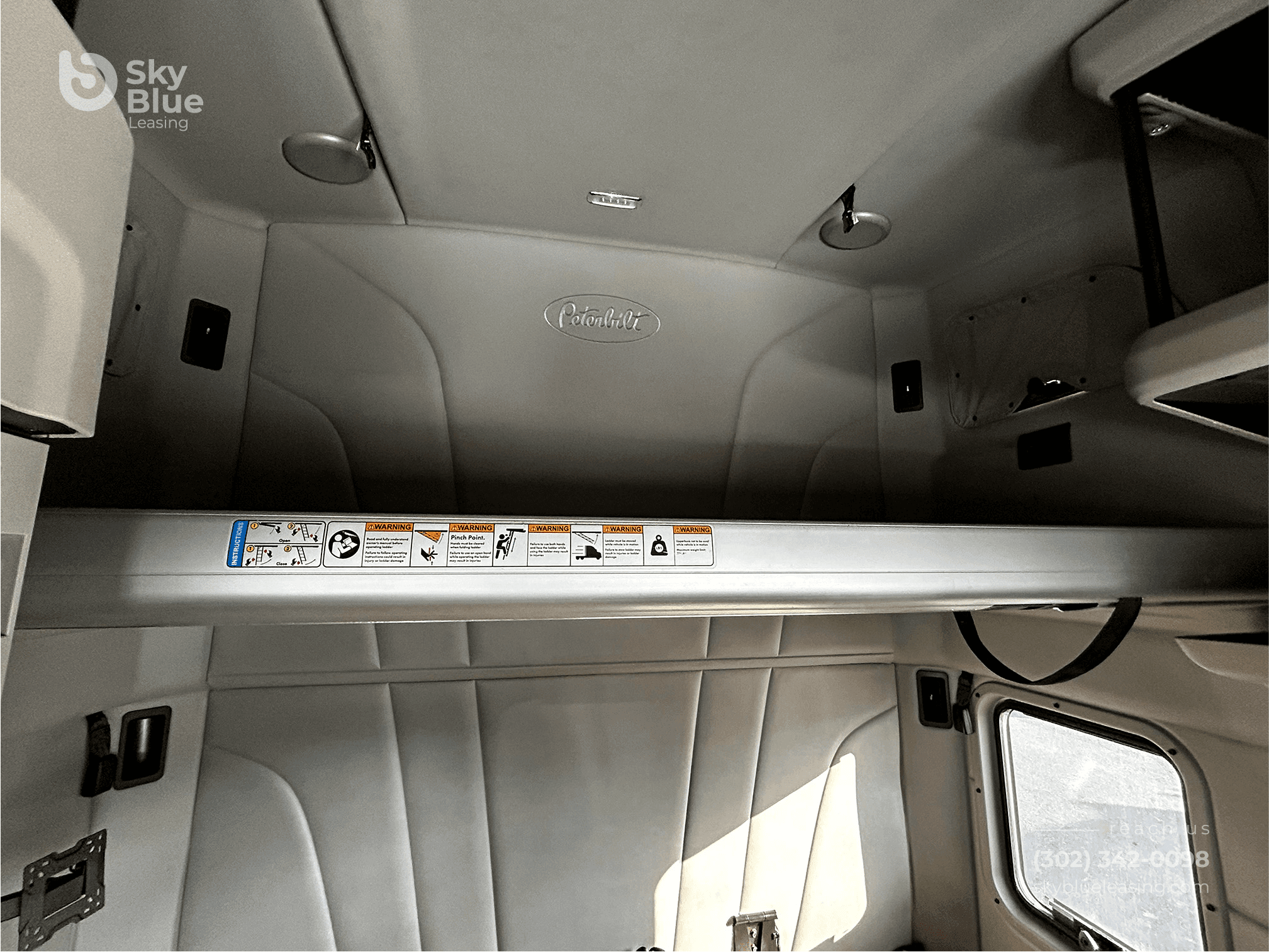 2022 Freightliner Cascadia image 9