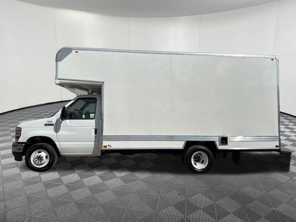 2026 Ford E-350SD Base Box Van image 11
