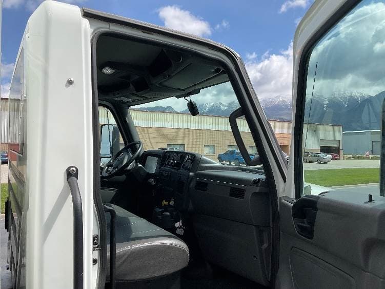 2022 International MV607 Box Truck - 220HP, 6 Speed Automatic, Roll up Door image 20
