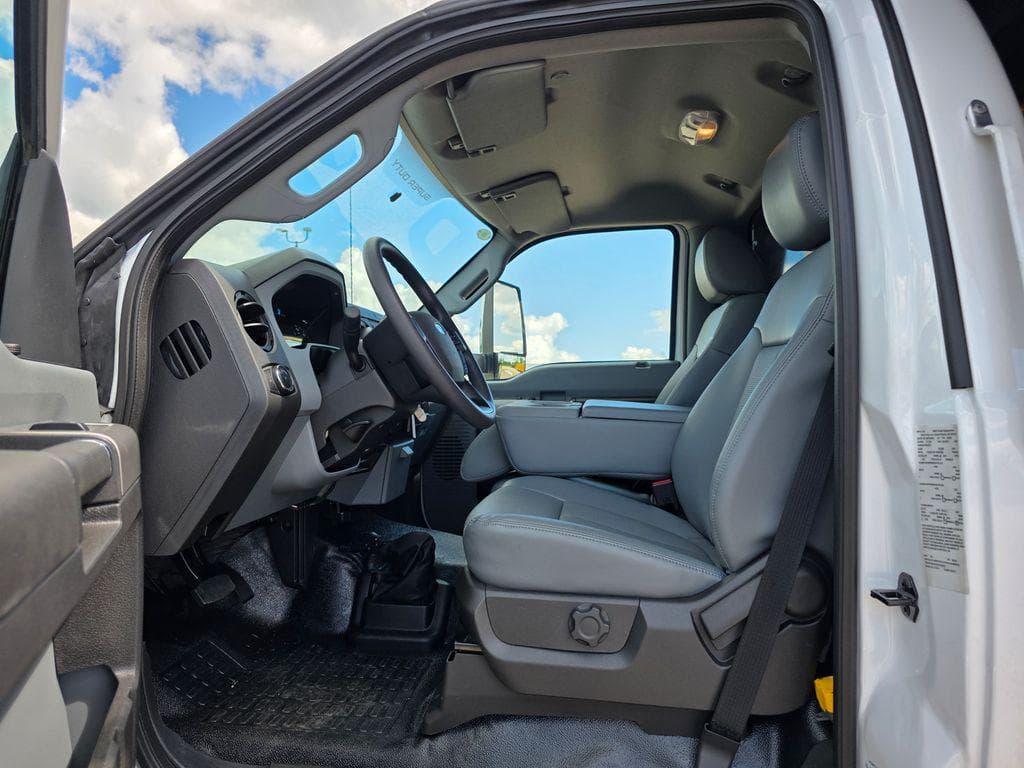 2027 Ford F-650SD Base image 15