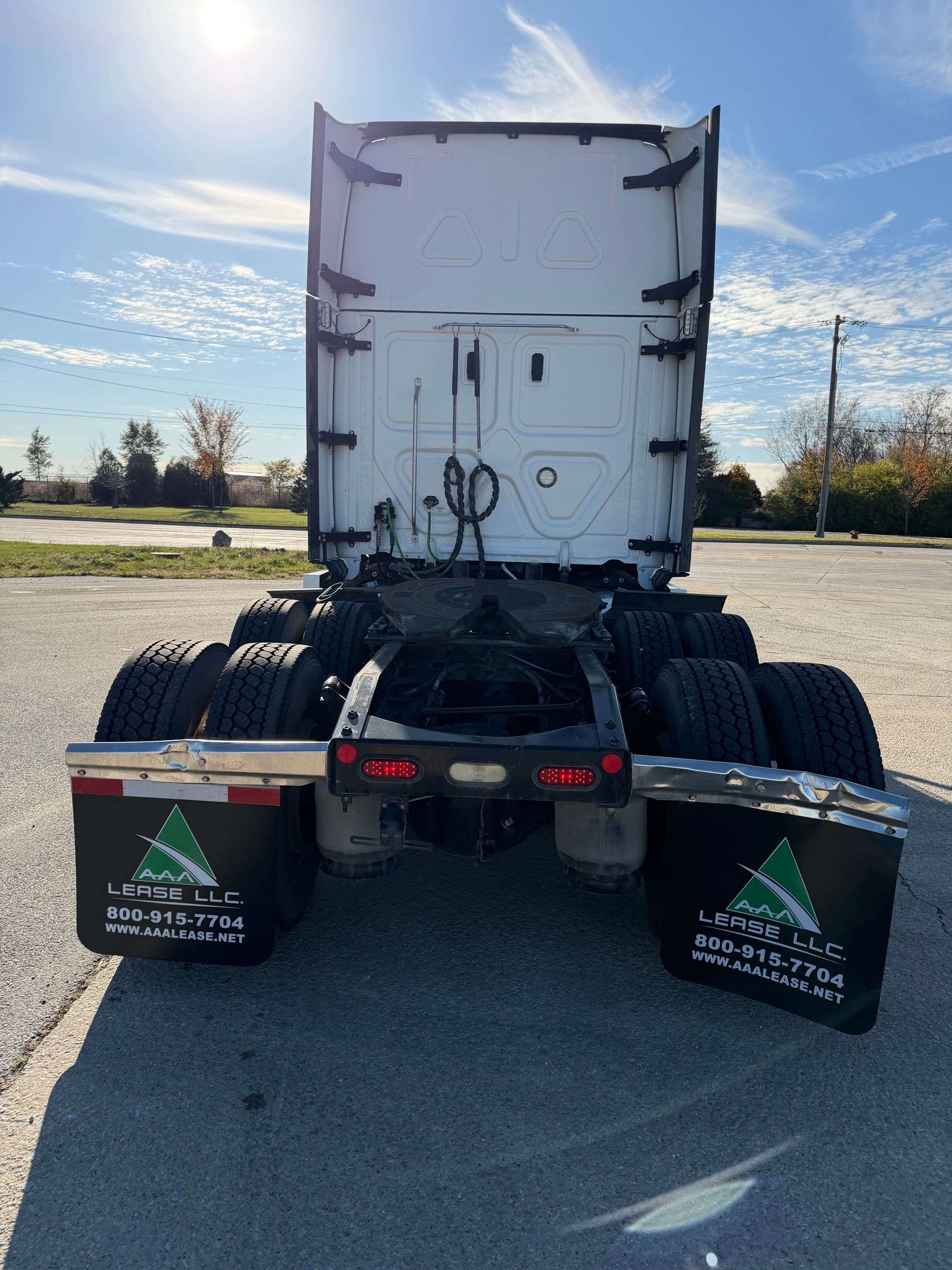 2023 Freightliner Cascadia image 6