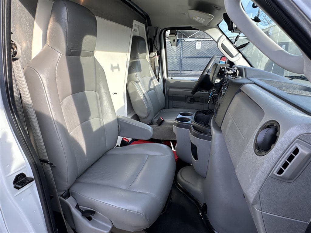 2023 Ford E350 Cutaway image 47
