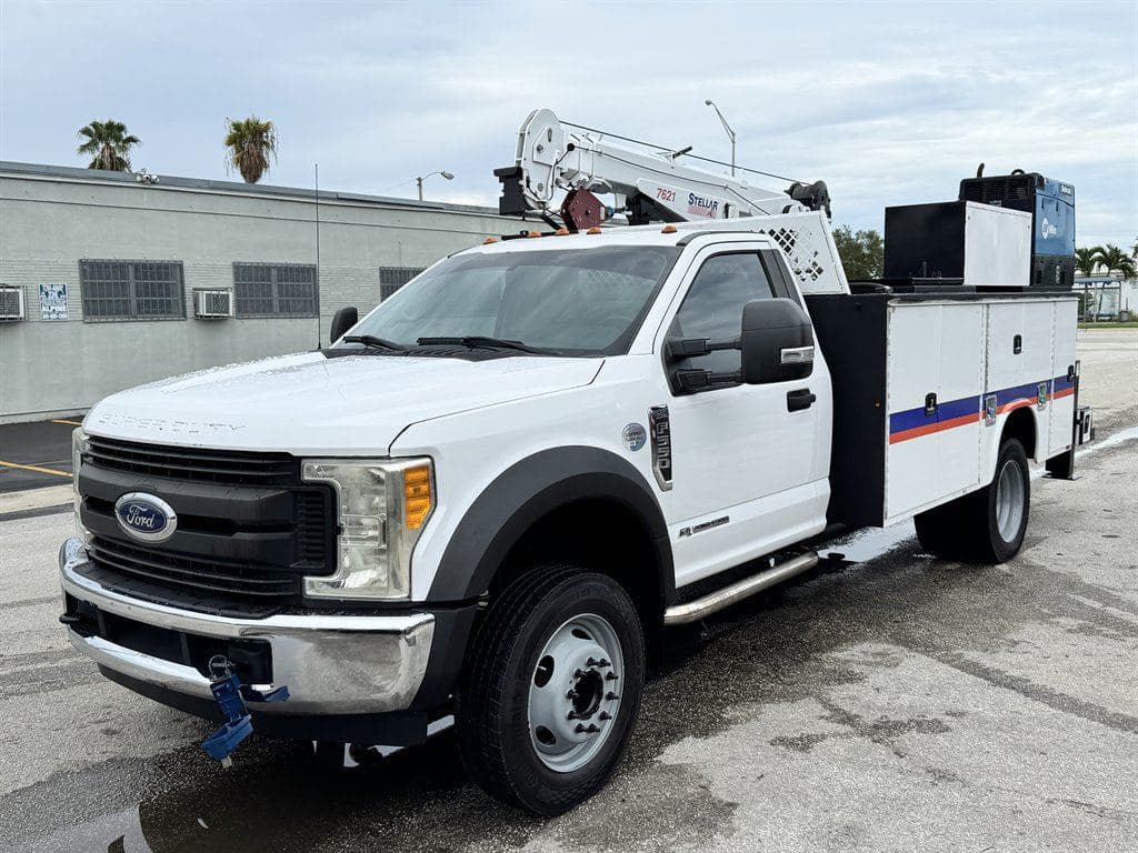 2017 Ford F550 image 4