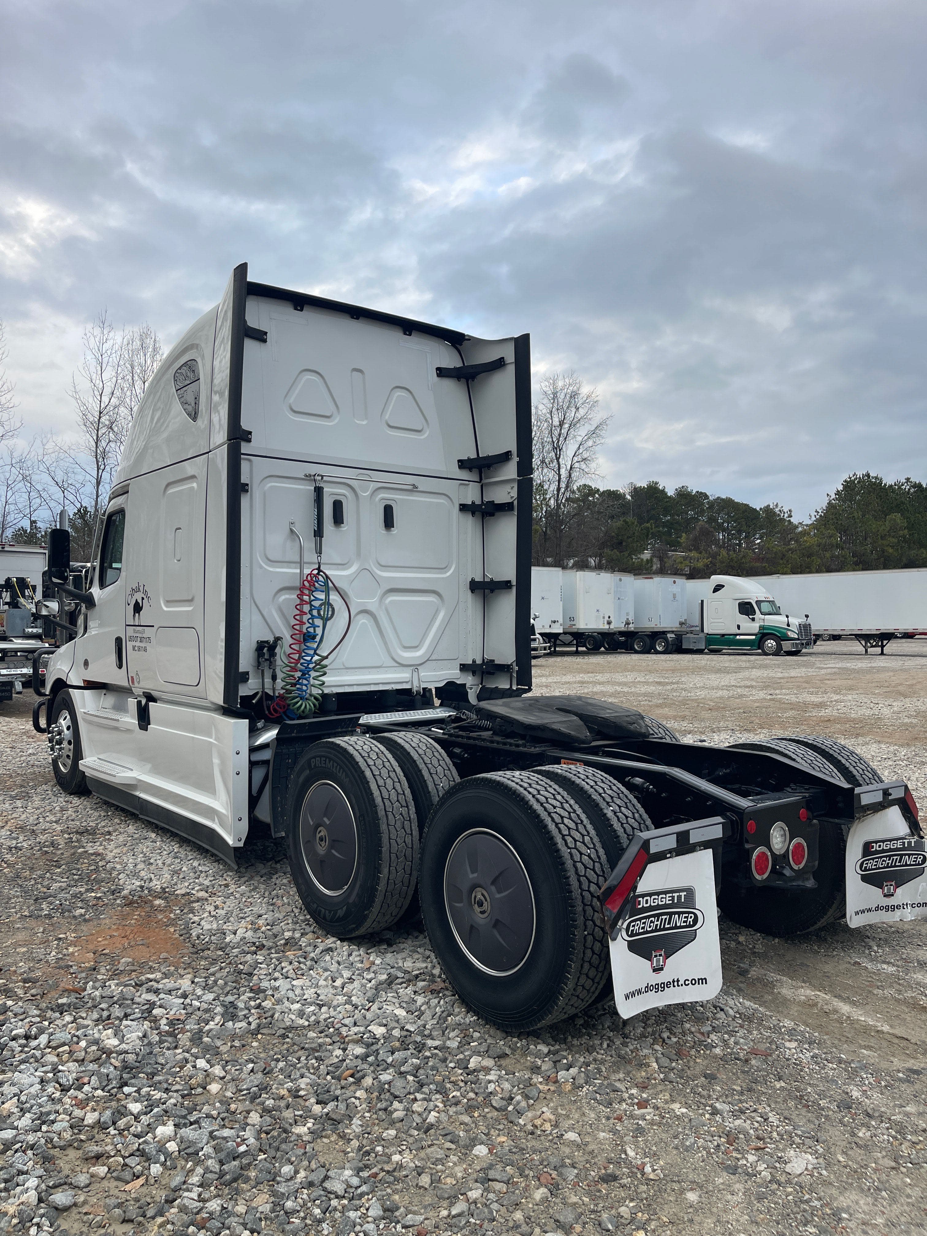 2022 Freightliner Cascadia image 4