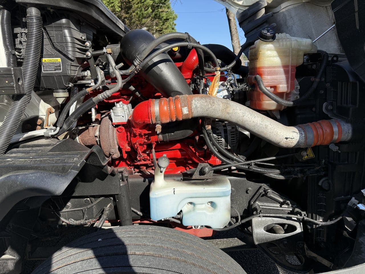 2018 International LT625 image 21