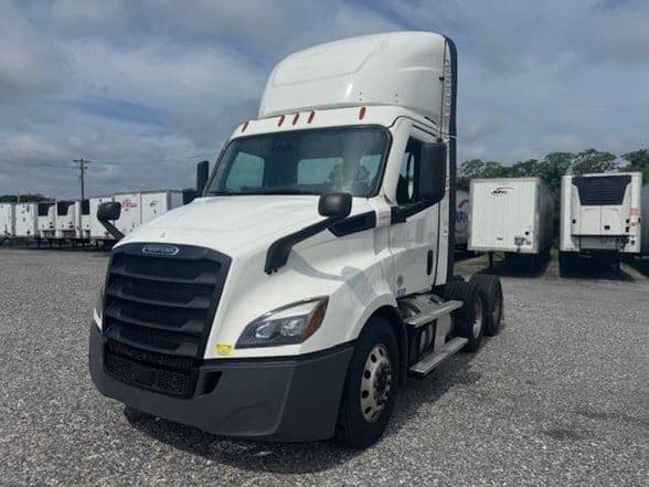 2021 Freightliner Cascadia 116 image 1