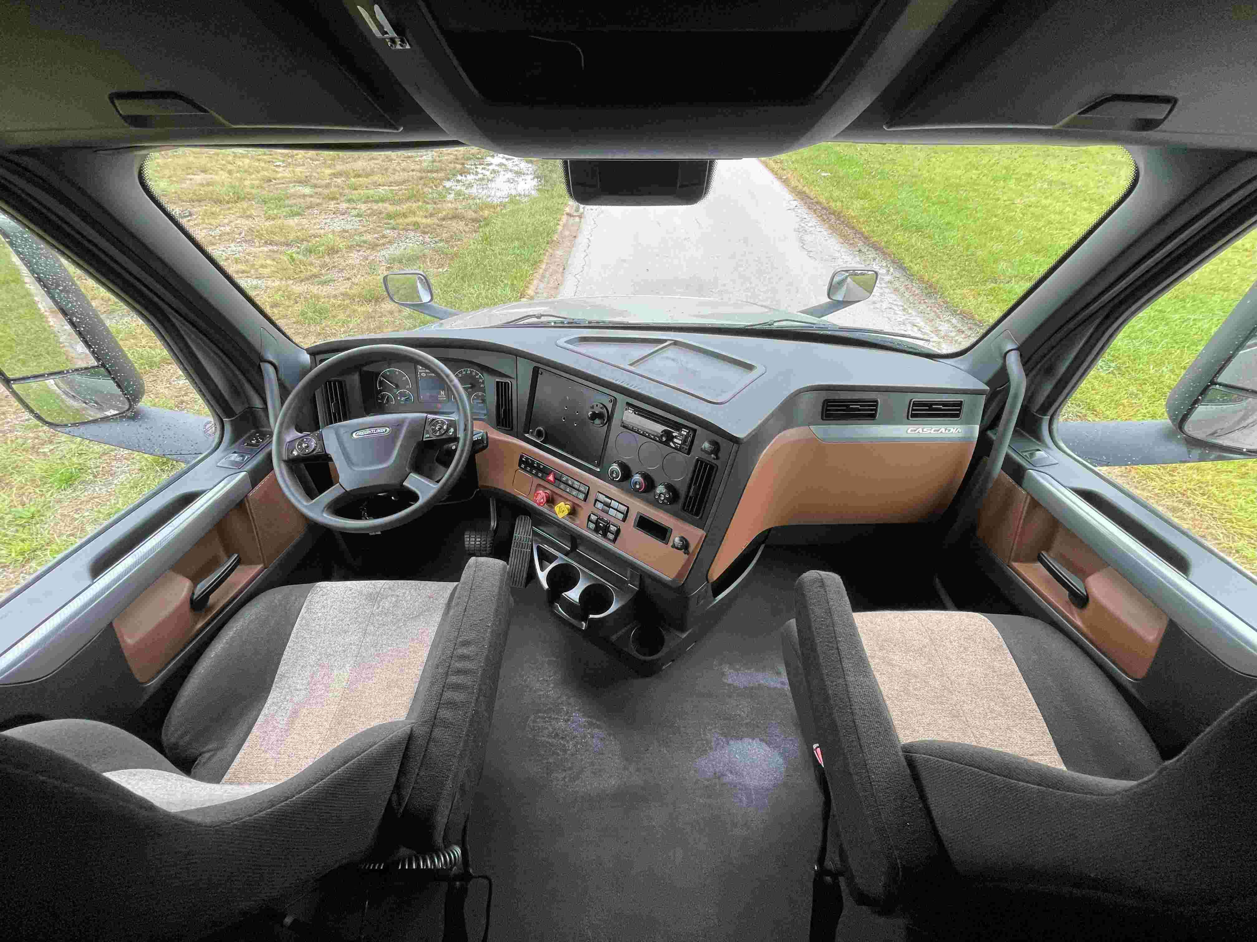 2021 Freightliner Cascadia 126 image 16