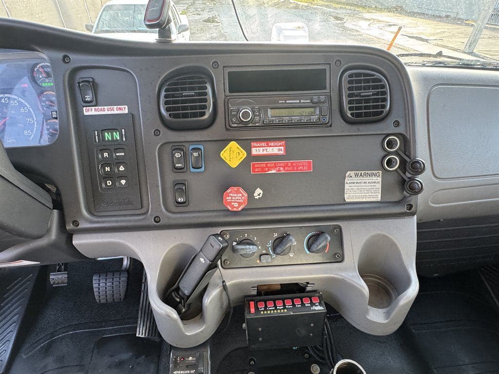 2016 Freightliner M2 106 image 69