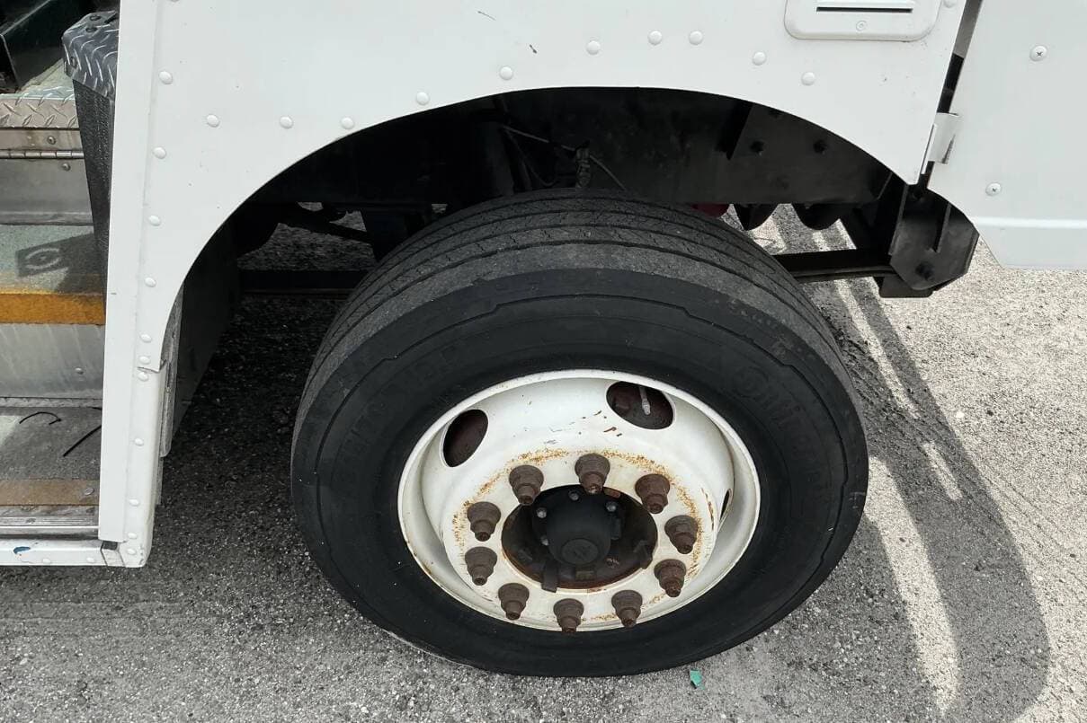 2016 Freightliner MT55 image 16
