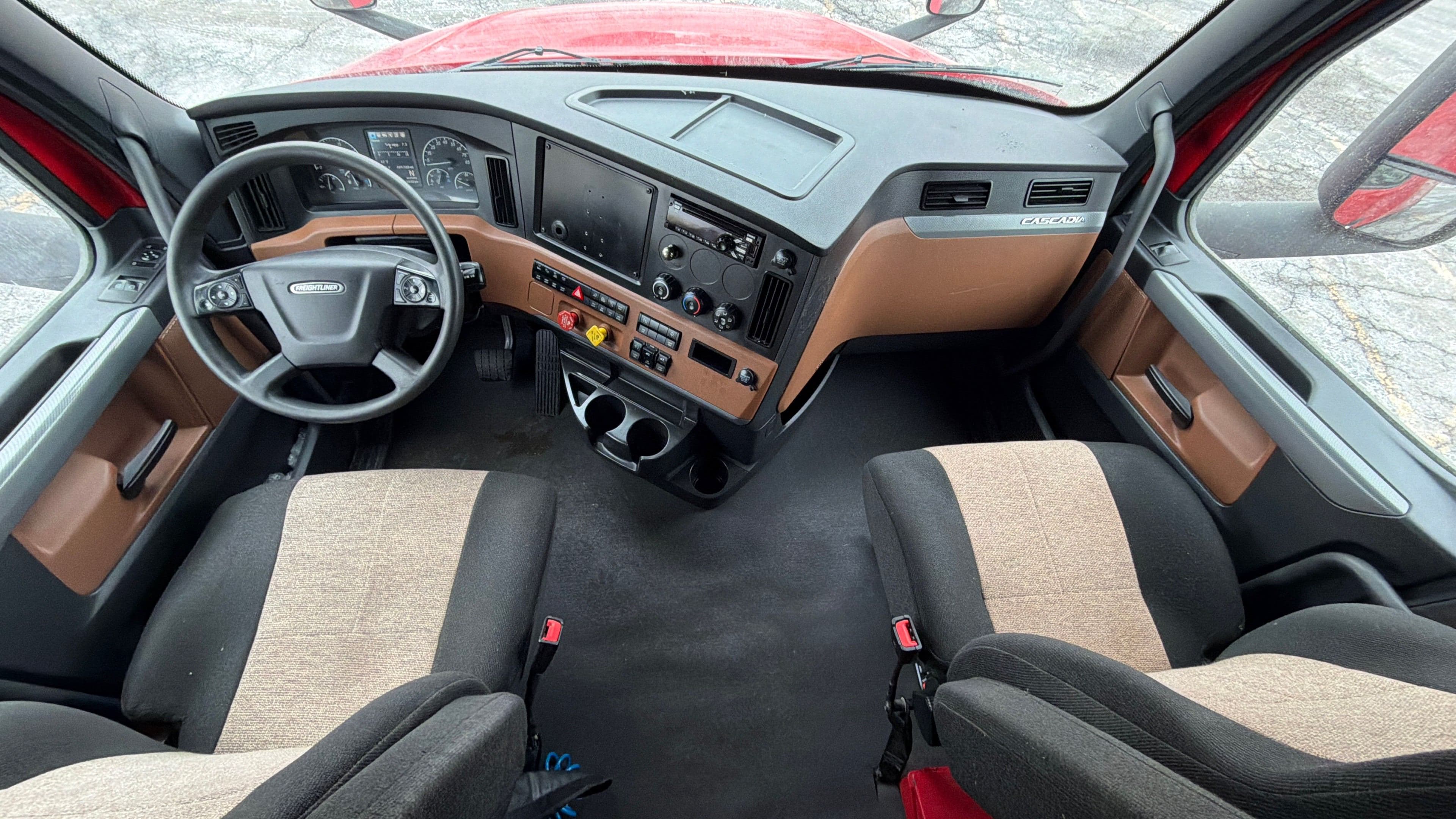 2021 Freightliner Cascadia image 10