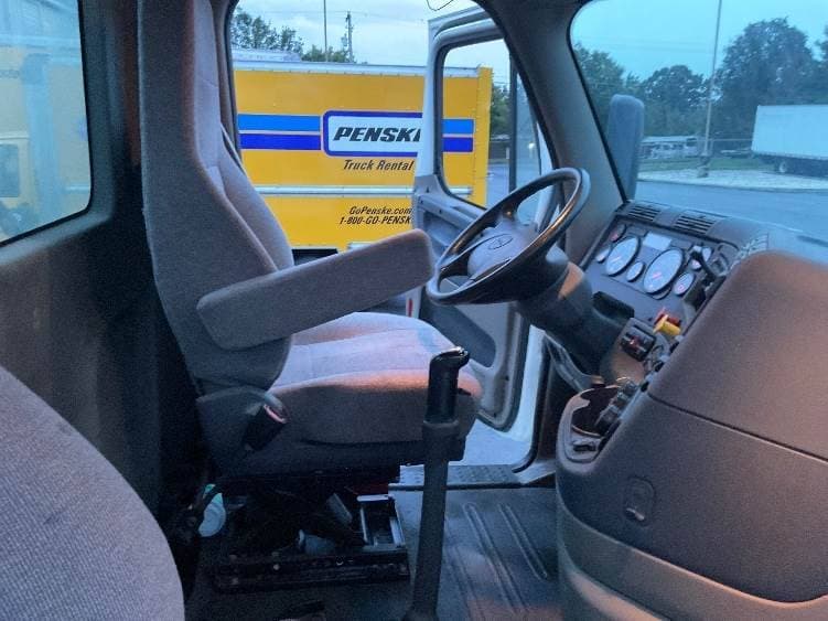 2018 Freightliner Cascadia image 9