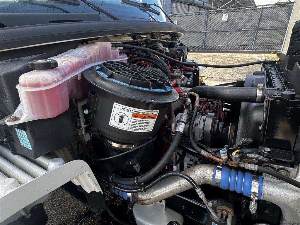 2017 Freightliner M2-106 image 45