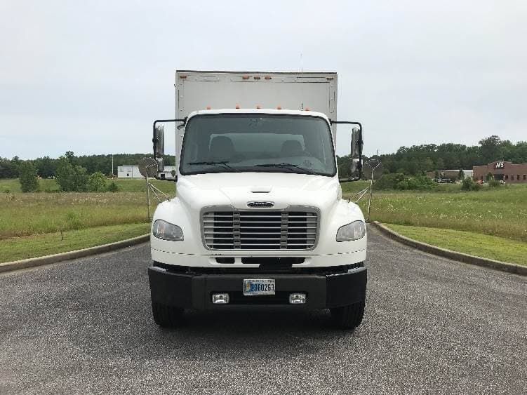 2021 Freightliner M2 image 2