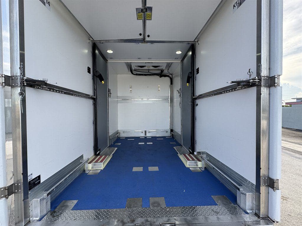 2023 Ford Transit T-350 image 28