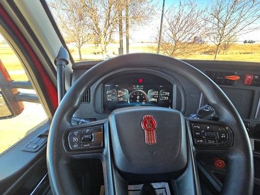 2023 Kenworth T680 image 21