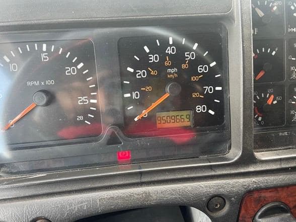 1998 Volvo VN image 5