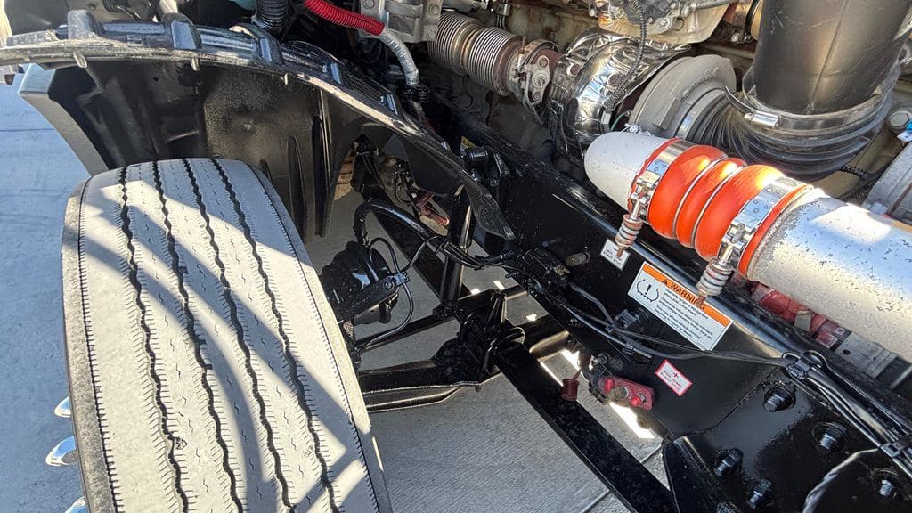 Used 2024 FREIGHTLINER PT126064ST image 14