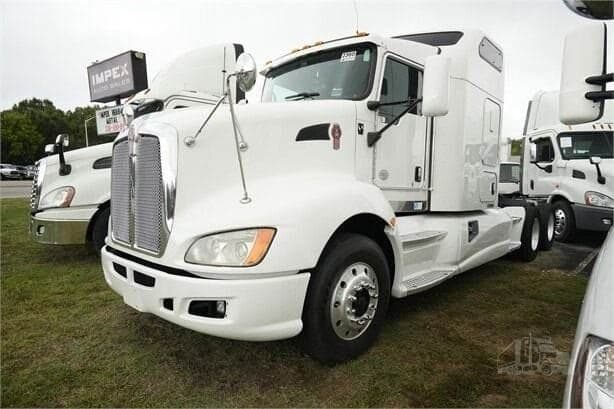 2013 Kenworth T6 Series image 1