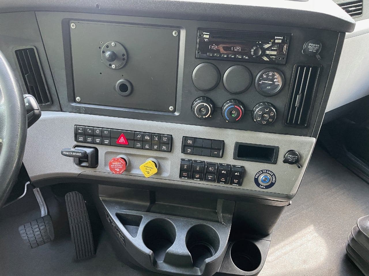 2020 Freightliner Cascadia 126 image 22