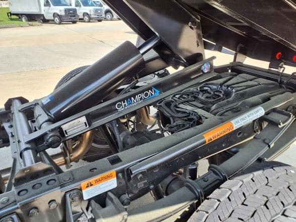 2025 Ford F600 image 9