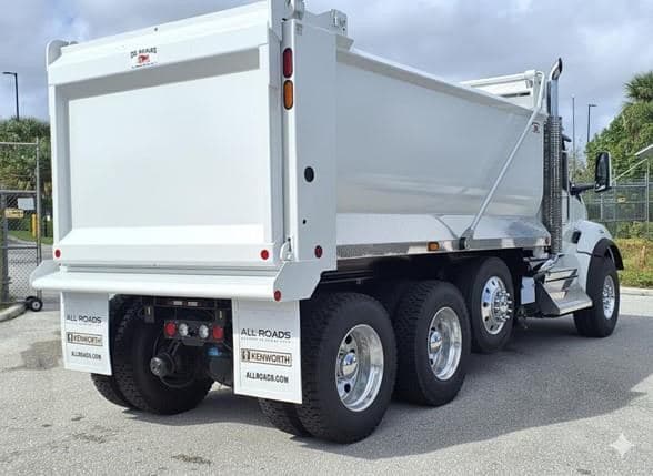 2025 Kenworth T880 image 5