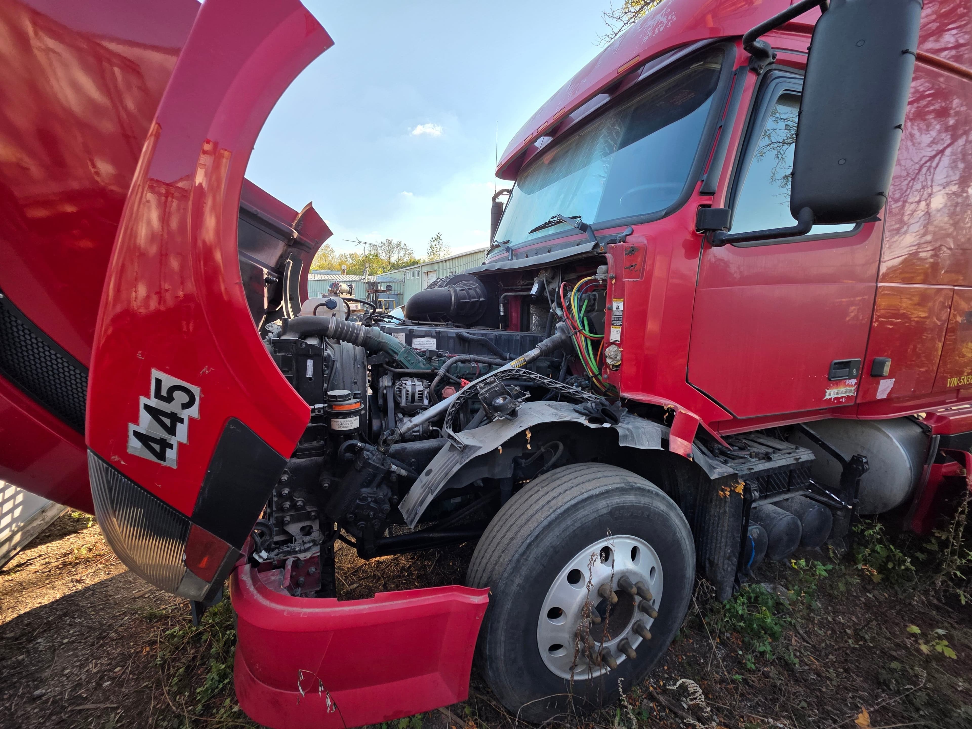 2005 Volvo VNL image 23