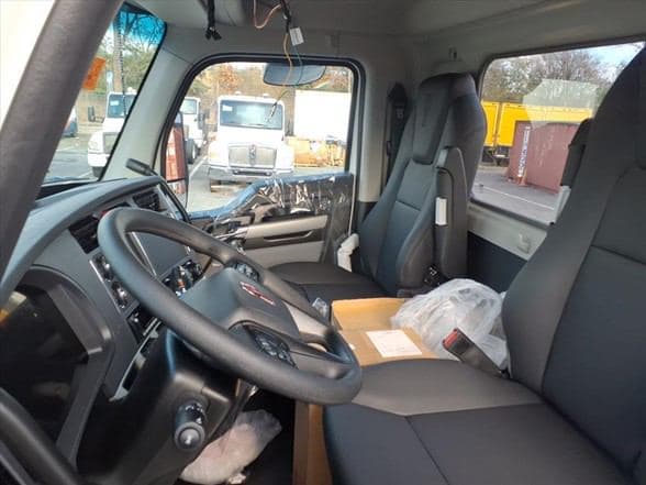 2026 Kenworth T880 image 14