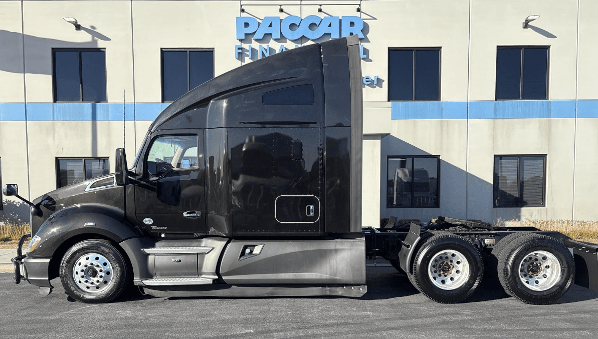 2021 Kenworth T680 image 3