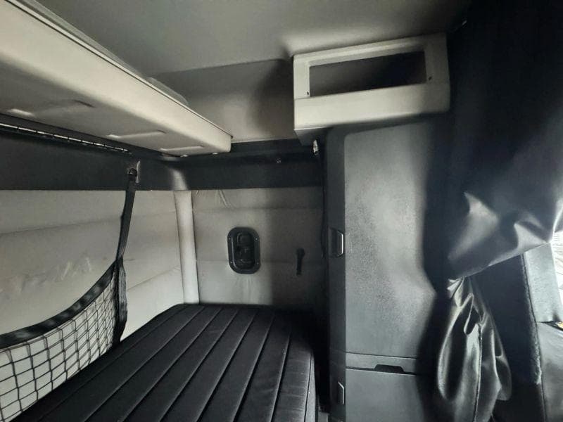 2020 Freightliner Cascadia image 13