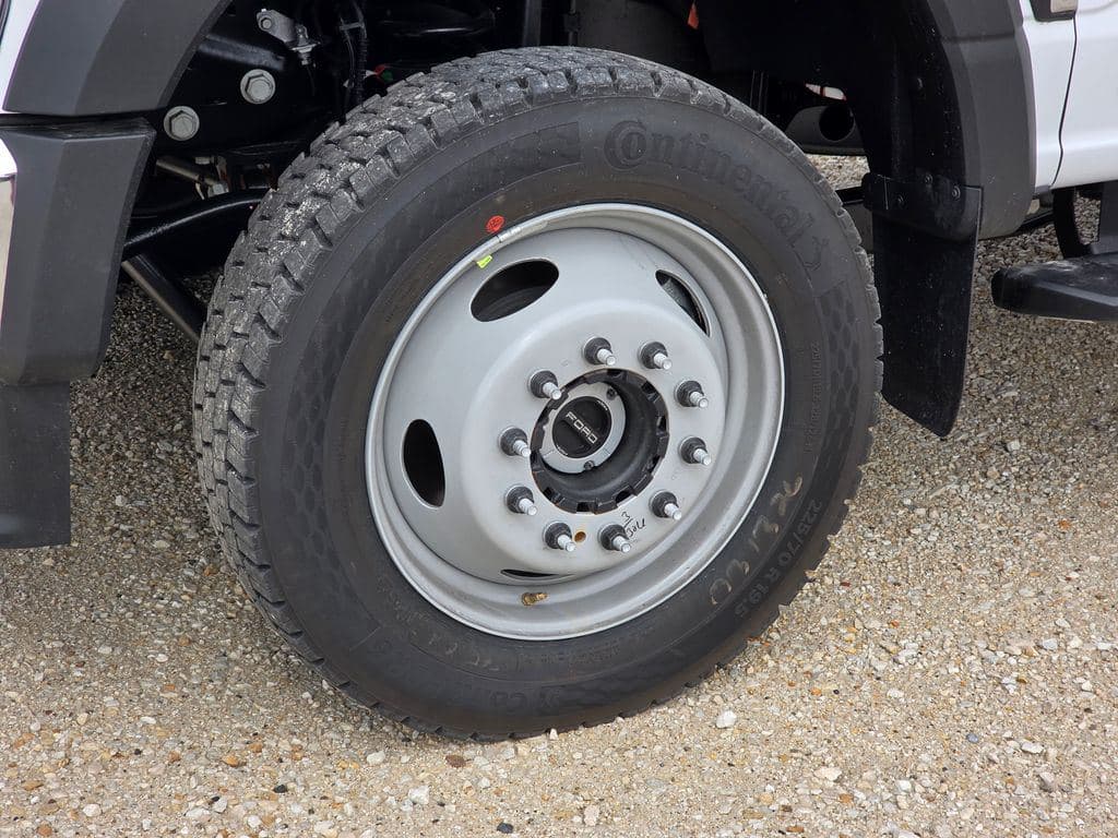 2026 Ford F-550SD XL Service Utility Body image 30