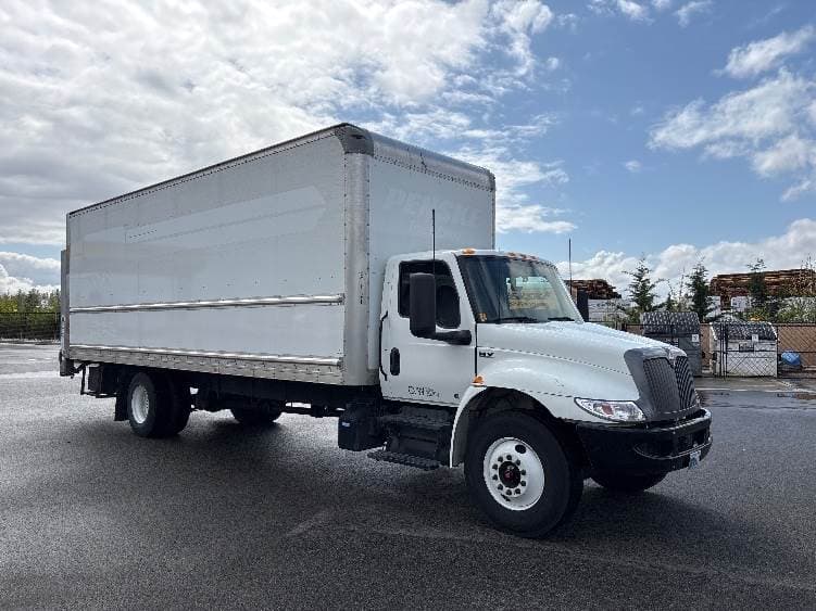 2022 International MV607 Box Truck - 220HP, 6 Speed Automatic, Roll up Door image 1