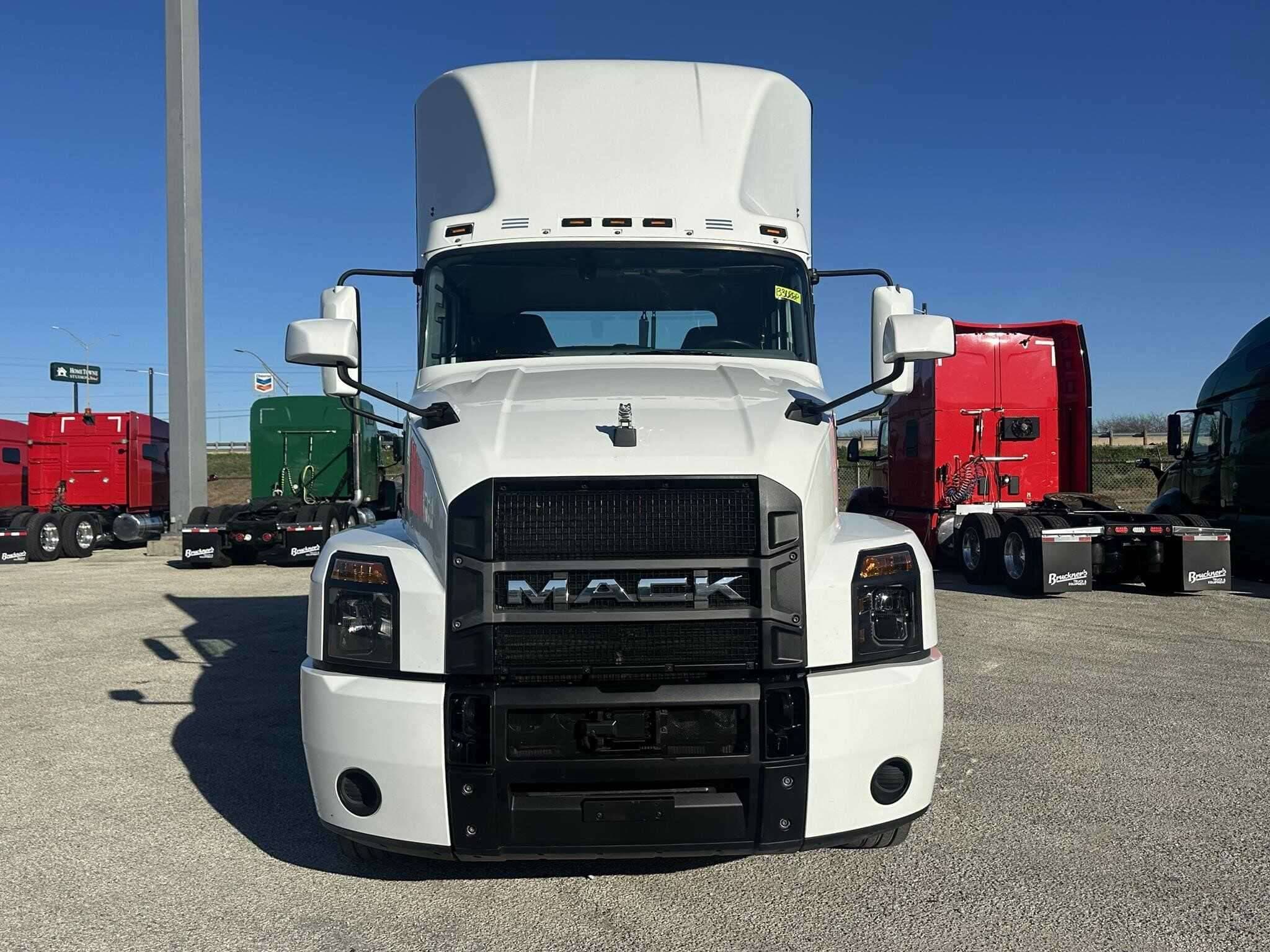 Used 2022 MACK ANTHEM Conventional - Day Cab in San Antonio, TX image 2