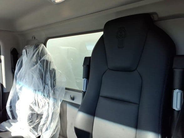 2026 Kenworth T880 image 13