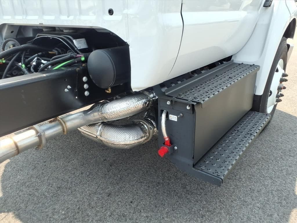 2027 Ford F750 SD image 15