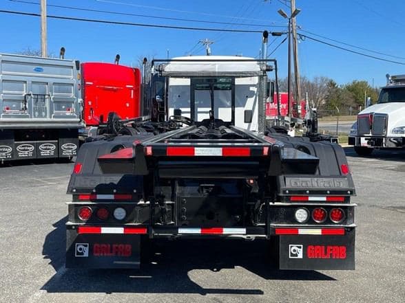 2025 Kenworth T880 image 6