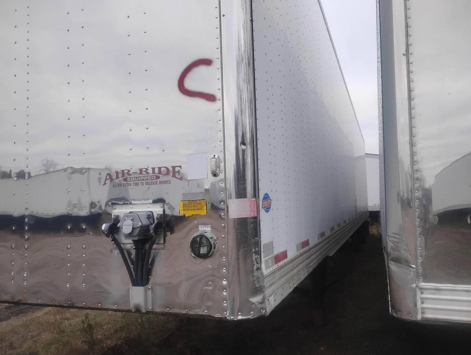 2009 Utility 53` Dry Van image 3