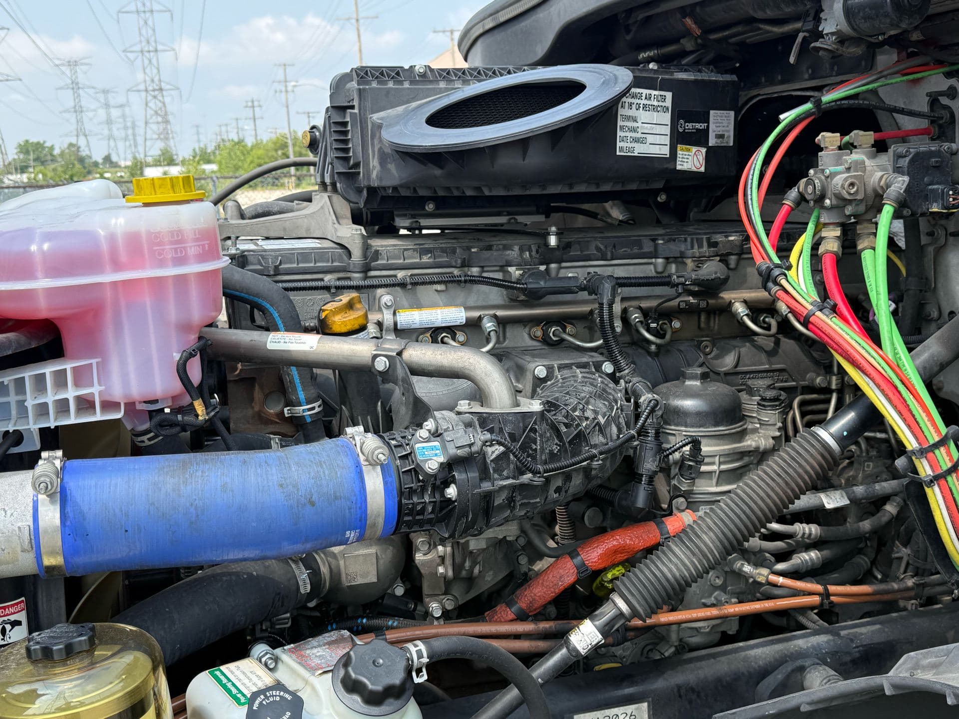 2022 Freightliner - 417k - 13k Hours - 455 HP image 11