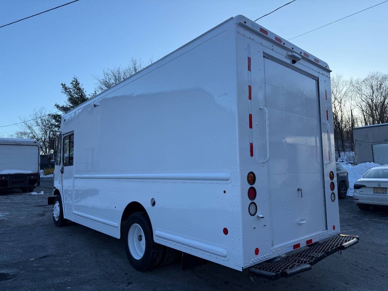 2021 Freightliner MT45 image 12